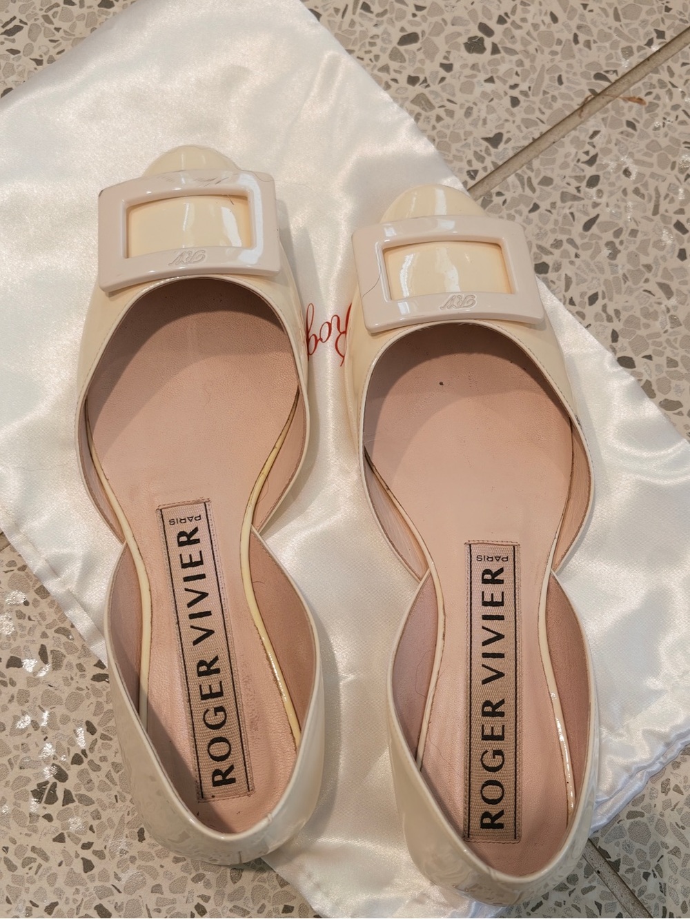 Roger Vivier Ivory Patent Leather Buckle D'Orsay Flats
